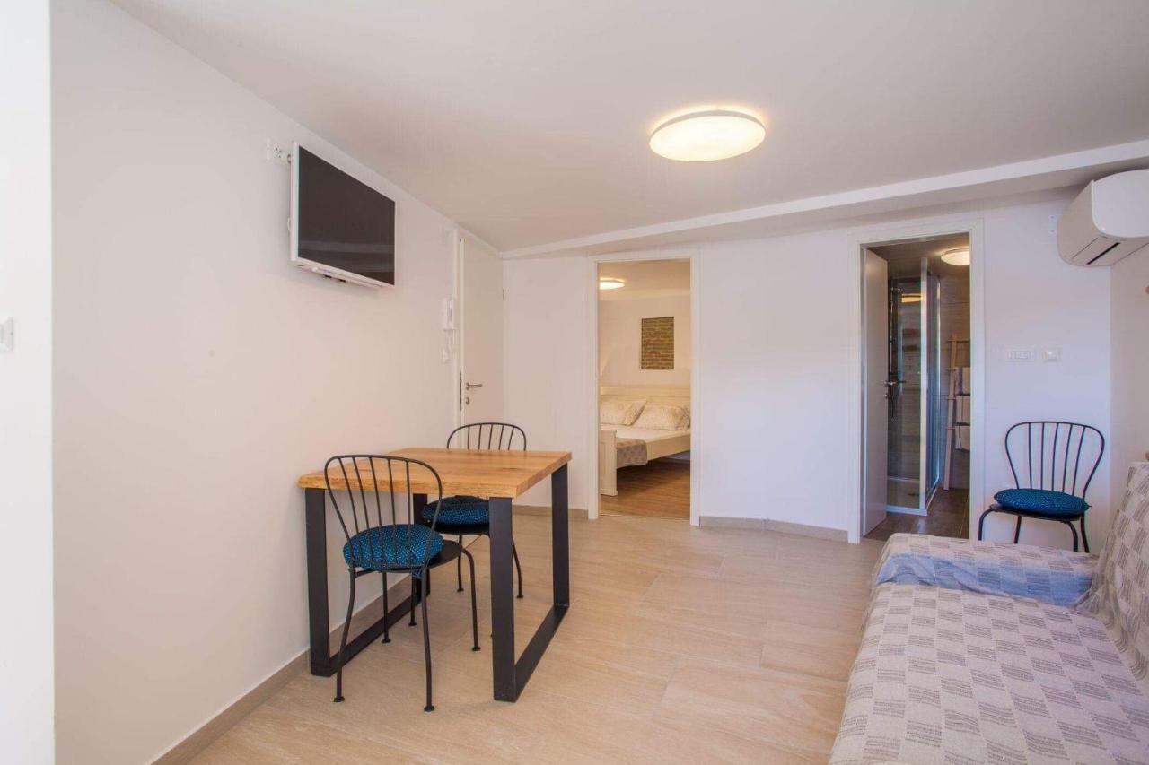 Apartmani Kraj Mora Cres Eksteriør bilde