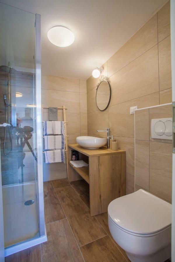 Apartmani Kraj Mora Cres Eksteriør bilde