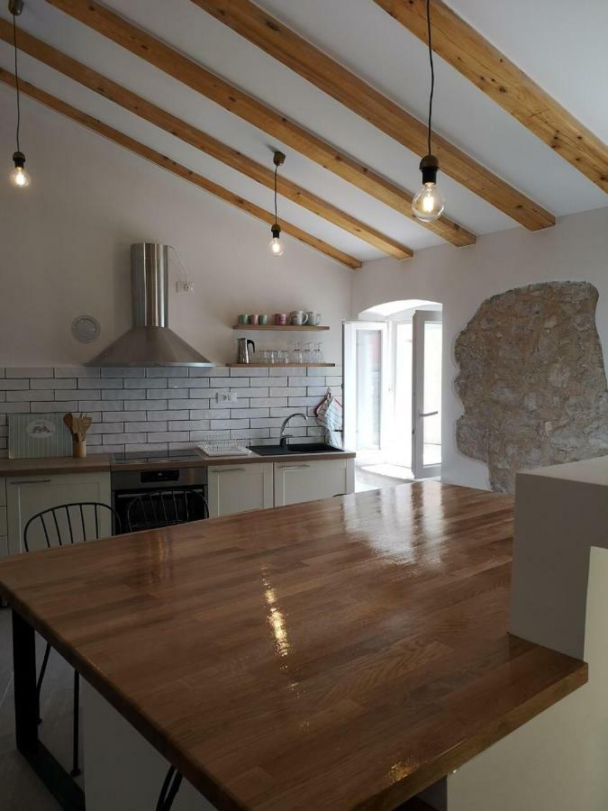 Apartmani Kraj Mora Cres Eksteriør bilde