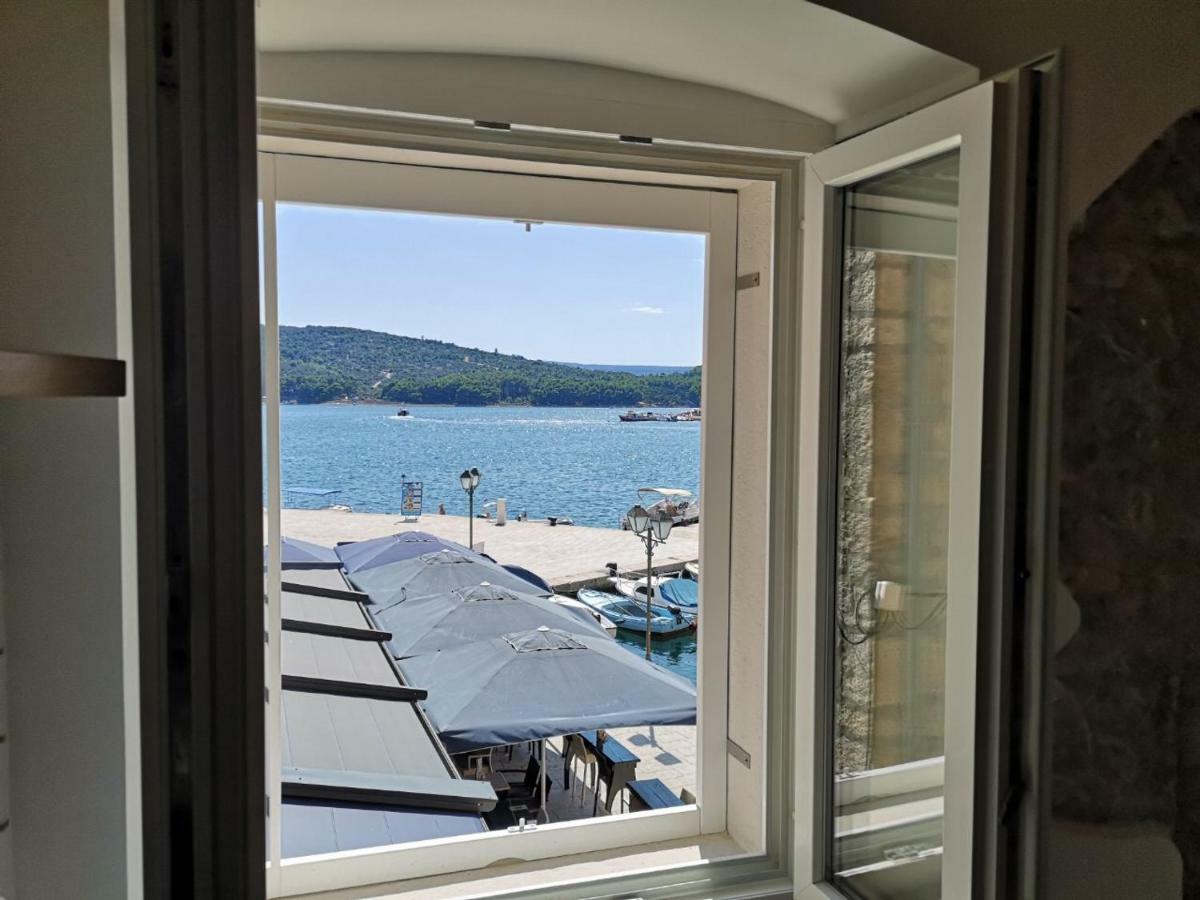Apartmani Kraj Mora Cres Eksteriør bilde