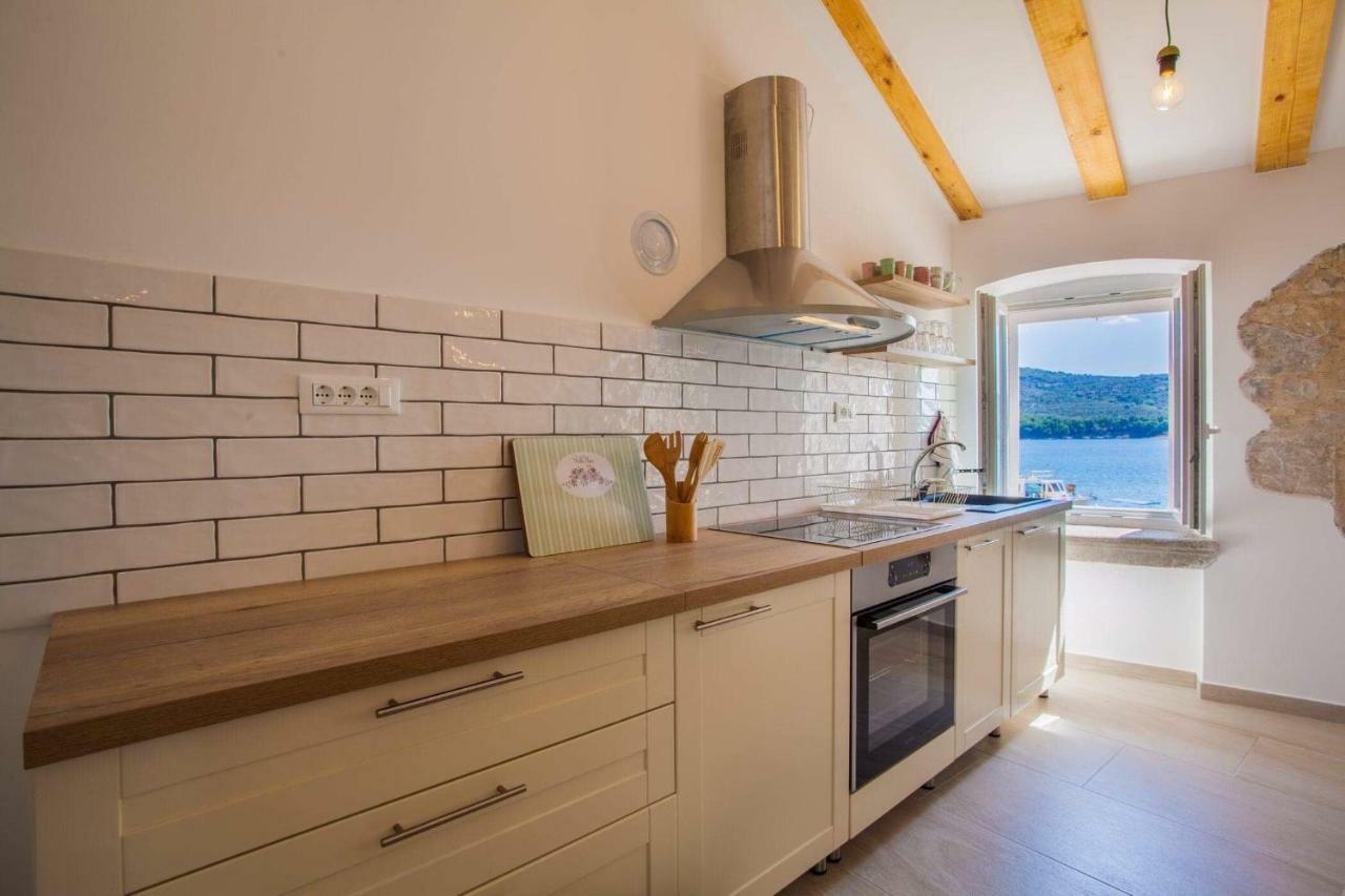 Apartmani Kraj Mora Cres Eksteriør bilde