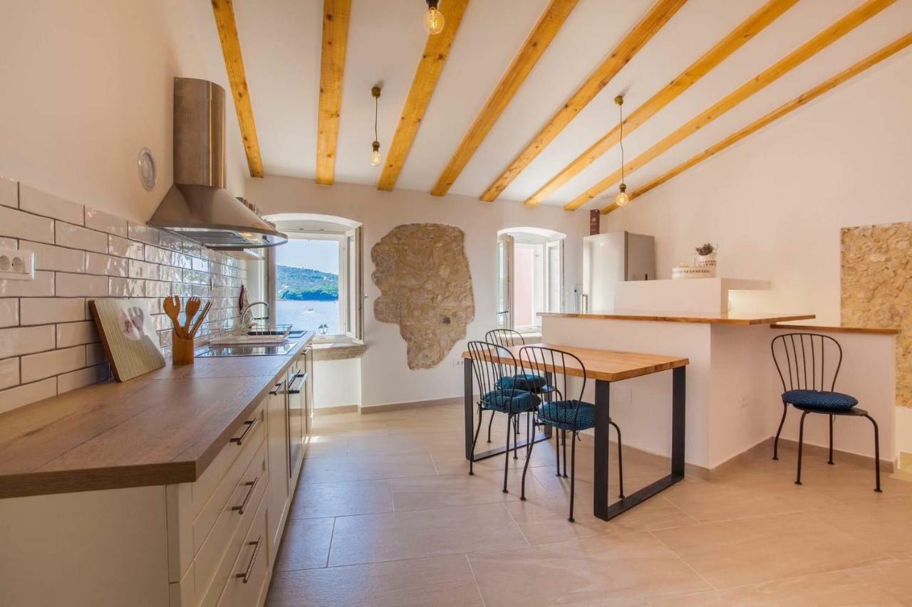 Apartmani Kraj Mora Cres Eksteriør bilde