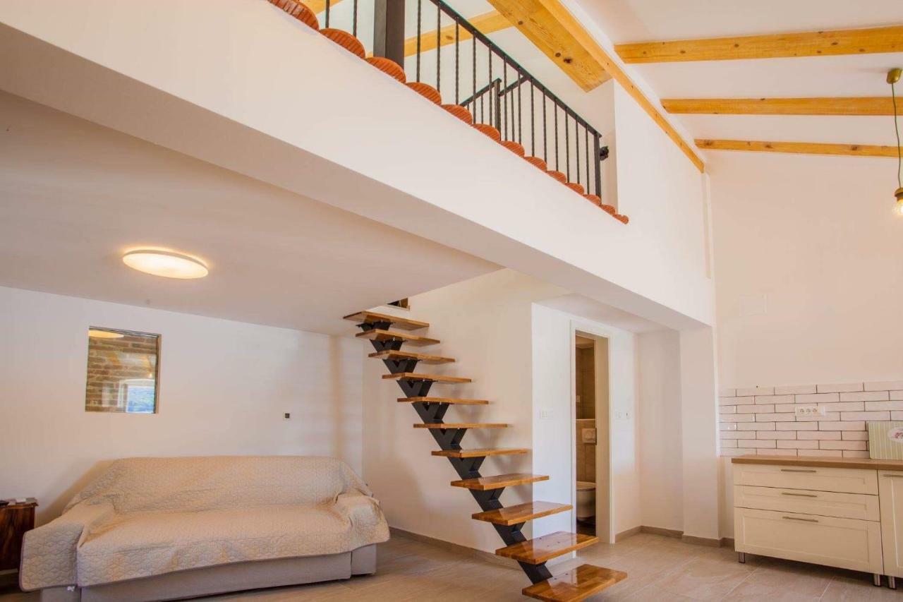 Apartmani Kraj Mora Cres Eksteriør bilde