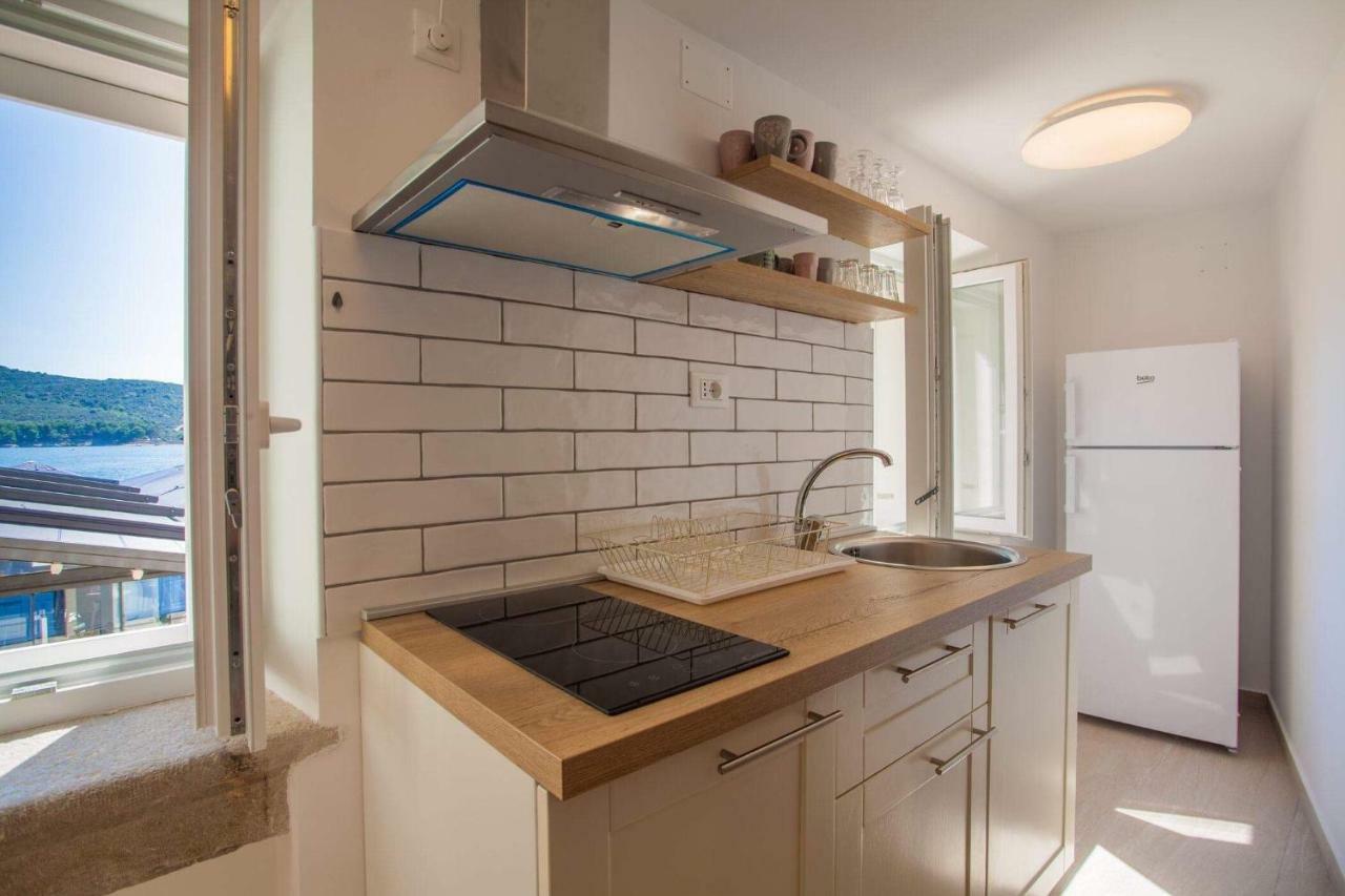 Apartmani Kraj Mora Cres Eksteriør bilde